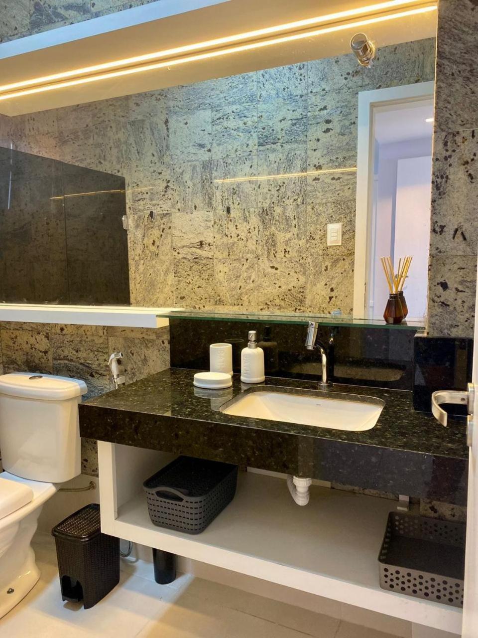 Apartamento Beira Mar Apto 205 *